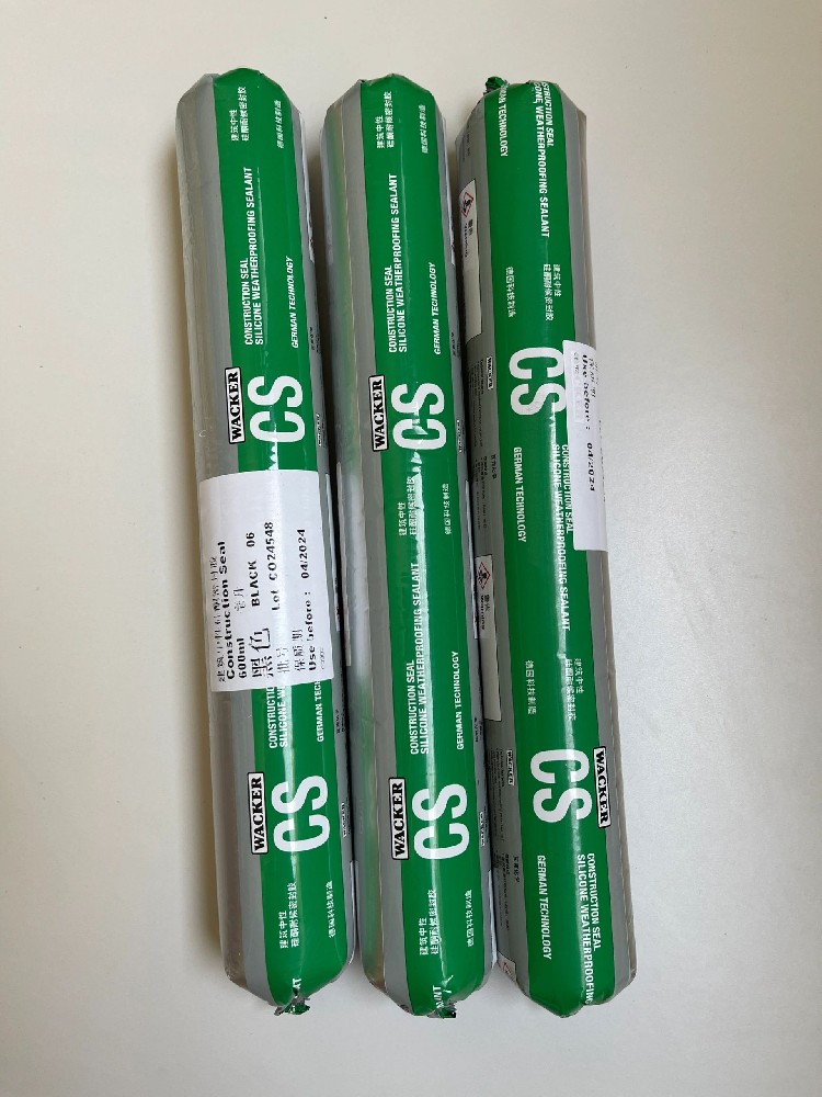 新房裝修玻璃膠選不好遲早要發霉！老師傅教你如何正確選擇玻璃膠